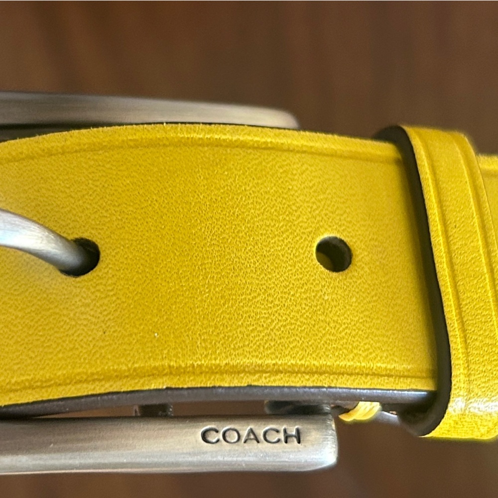 Coach Men's Lemon Yellow Leather Belt with Brushed Metal Buckle size 40 D5 - Picture 3 of 8